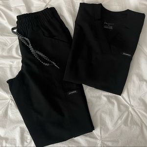 Jaanuu Women’s Black Scrub Set